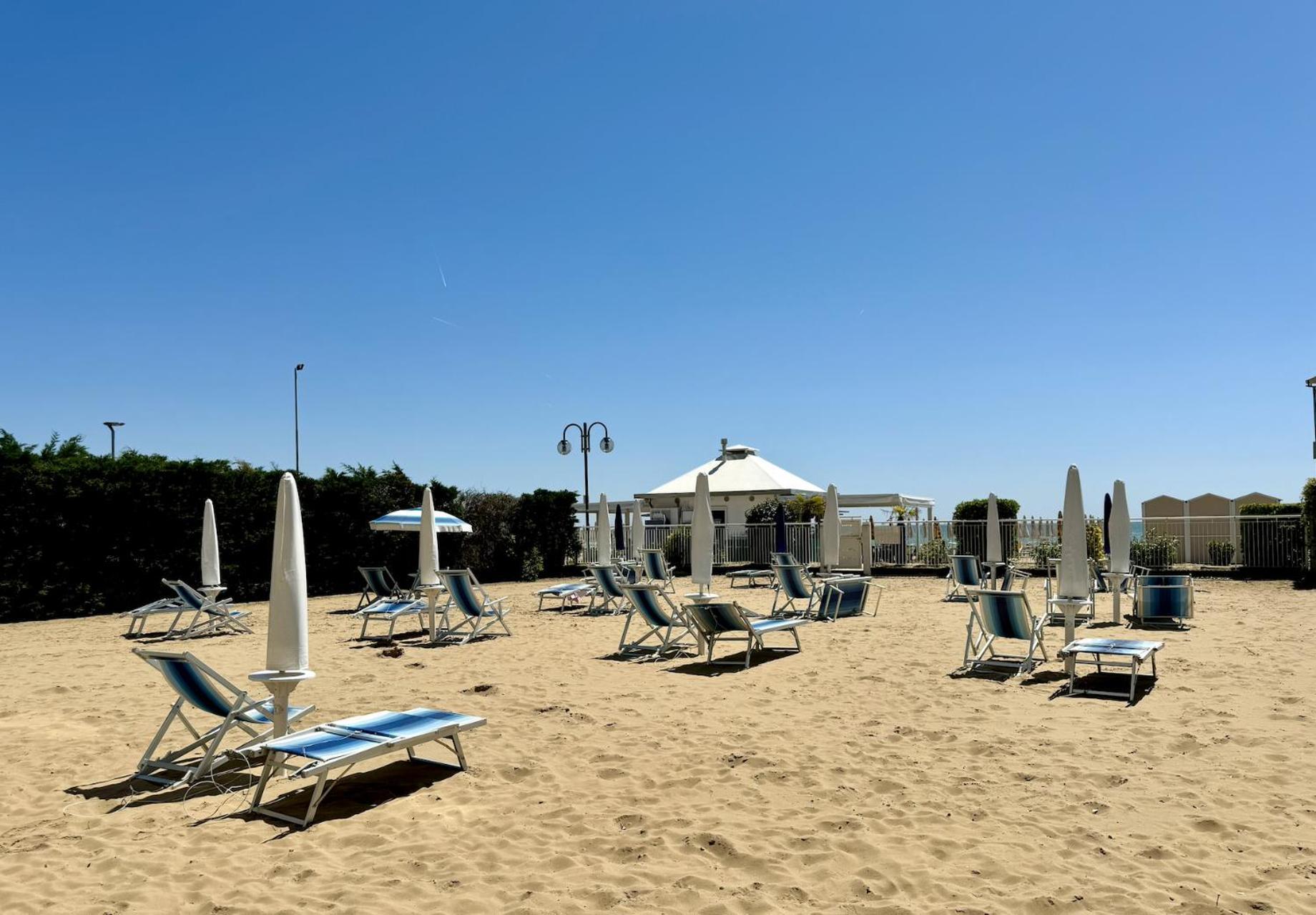 Emy Fronte Mare-carraro Immobiliare Jesolo-family * Lido di Jesolo