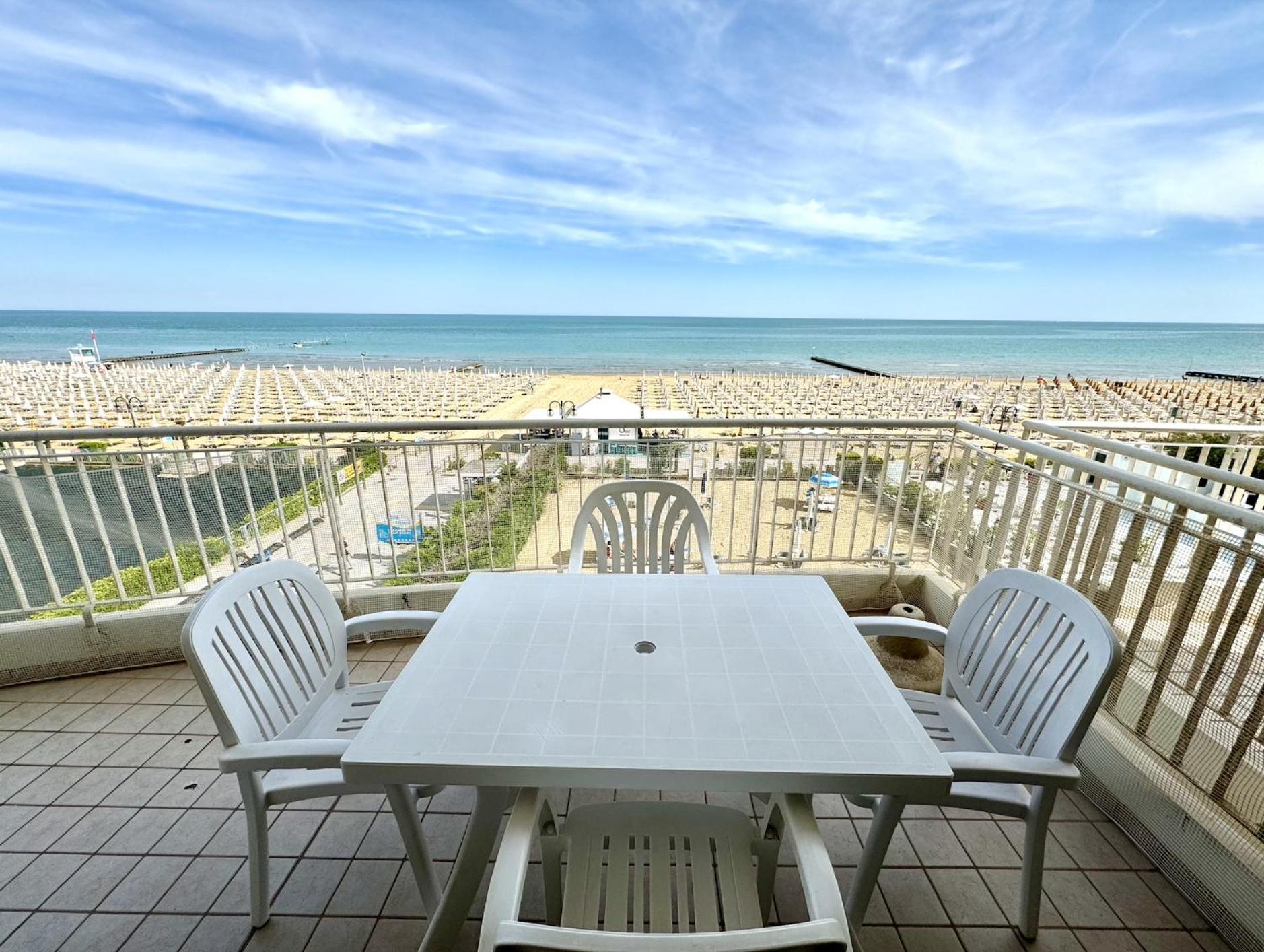 Emy Fronte Mare-carraro Immobiliare Jesolo-family Appartamento *