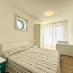 Emy Fronte Mare - Carraro Immobiliare - Family Apartment *
