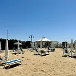 Emy Fronte Mare - Carraro Immobiliare - Family * Lido di Jesolo